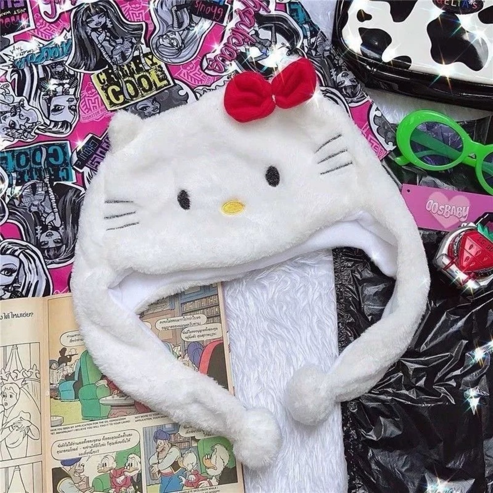 Fluffy hello kitty hat